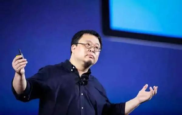 罗永浩不持久的情怀：子弹短信人气暴跌 坚果手机销量不佳