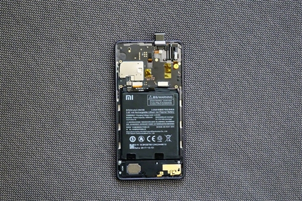 小米MIX 3为何采用滑盖全面屏？林斌释疑