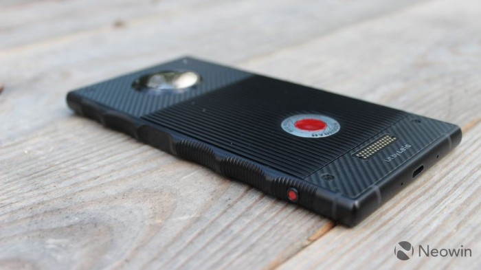 多次跳票后 零售版RED Hydrogen One开箱和初步上手