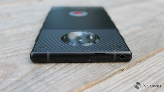 多次跳票后 零售版RED Hydrogen One开箱和初步上手