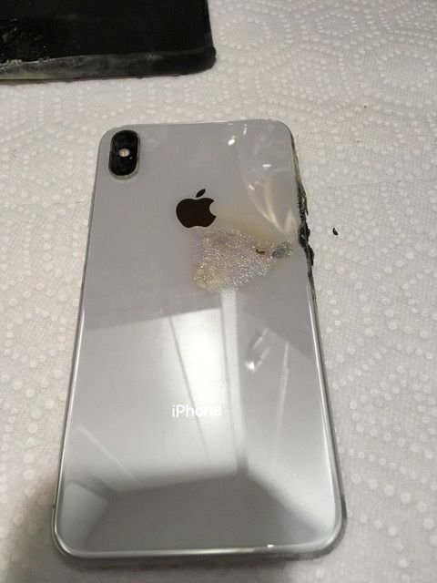 这么快就有情况：首台iPhone XS Max自燃