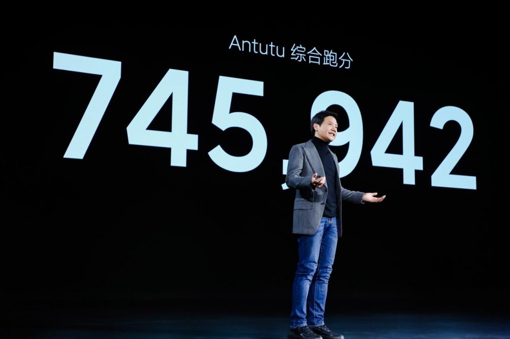 史上最强数字系列小米11全面评测，雷军：稳了