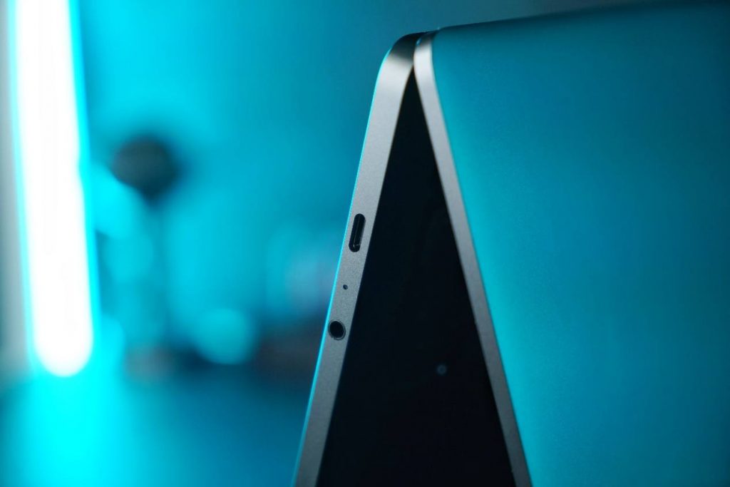 小米笔记本 Pro 15快速评测：全新模具+大师屏，体面的商务本