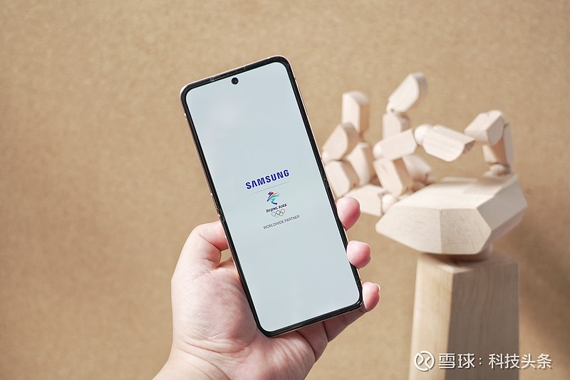 三星Galaxy Z Flip3奥运纪念版：或许是当下颜值第一的竖折叠屏