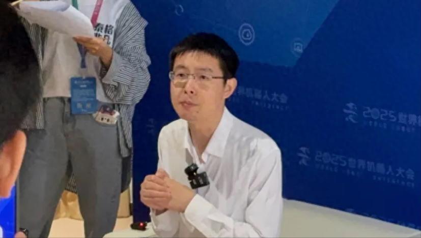 对话宇树科技王兴兴:曾想退学创业,后来拿下8万块第一桶金! 对话宇树科技王兴兴:曾想退学创业,后来拿下8万块第一桶金!